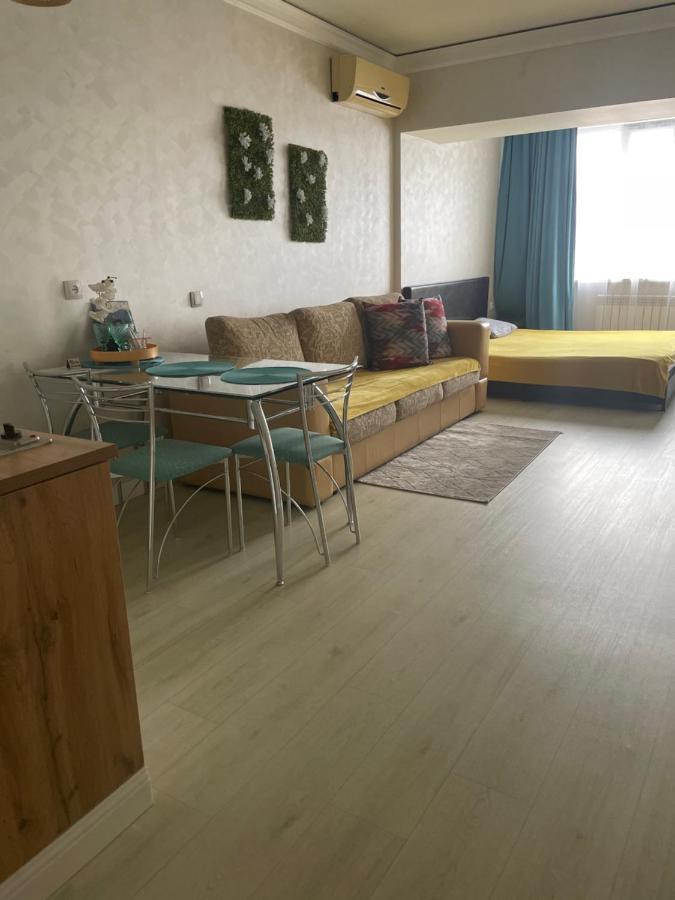 Арбат Apartment 阿拉木图 外观 照片